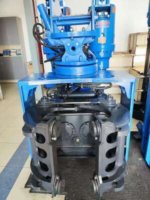 Conducción de pilas de agarre lateral de alta eficiencia para pilas de 9 m de profundidad en espacios confinados